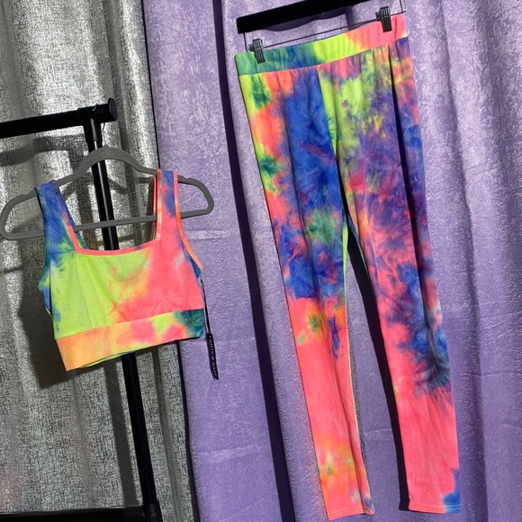 Stylish 2pc Set - Picture 3 of 7